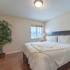 https://2500-sq-house-in-springbank-hill-bl-261818.calgaryhotelsearch.com