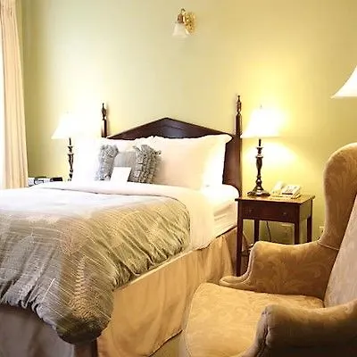 Inn The Halliburton Halifax